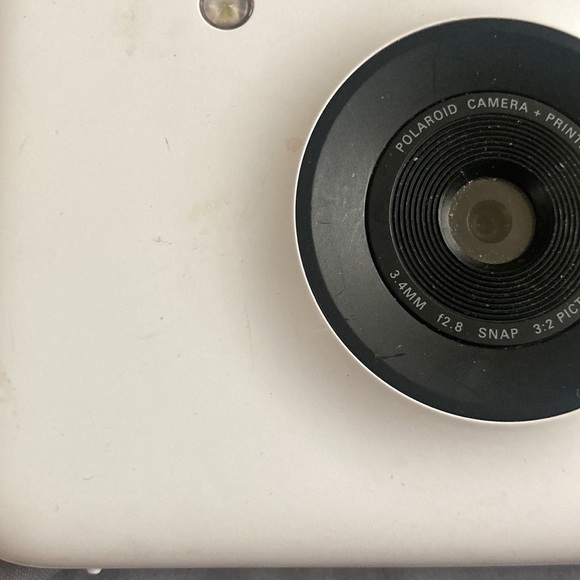 Must Go‼️ Used Polaroid Snap Camera. Read Description Carefully 👇 - Picture 3 of 7
